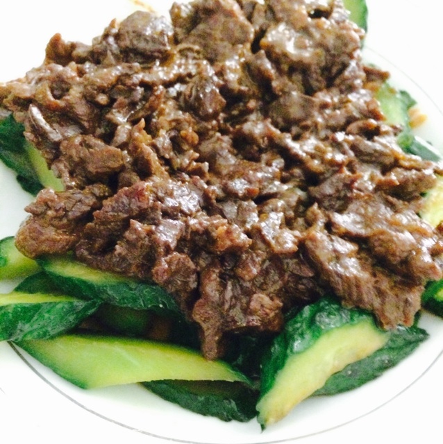 家常沙茶牛肉盖黄瓜