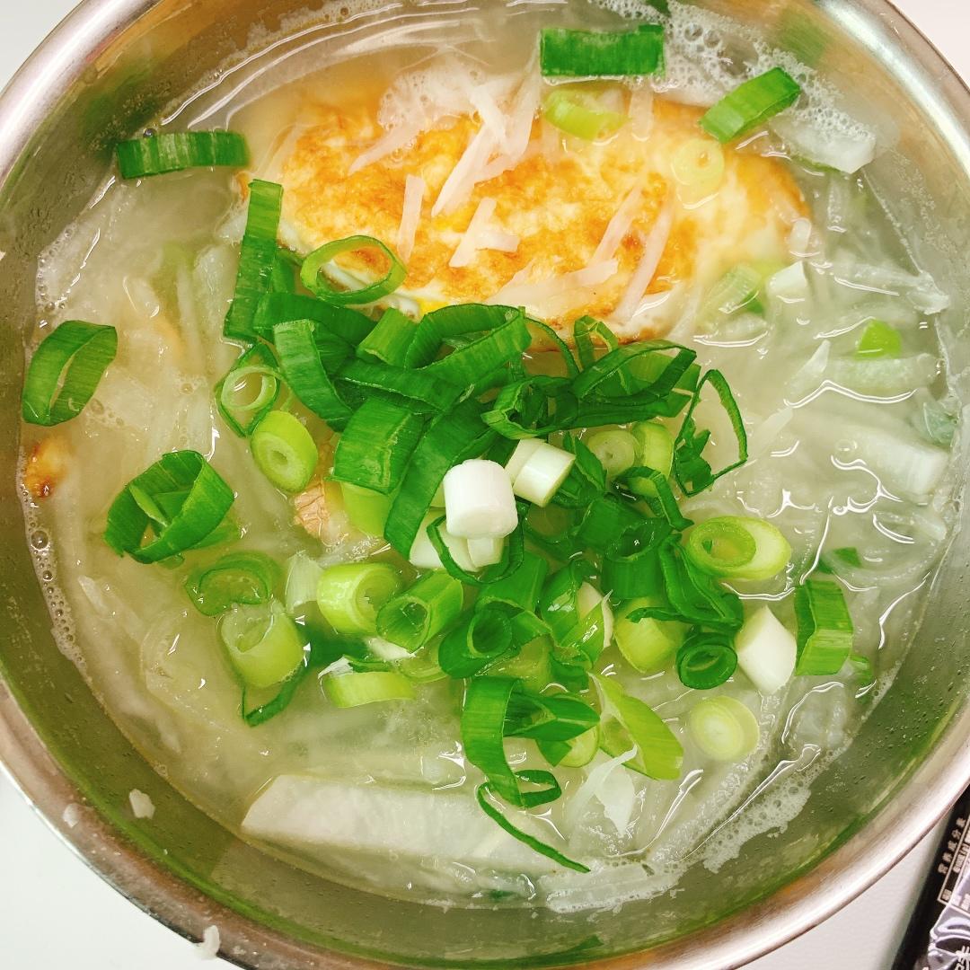 鲜美的素萝卜丝汤