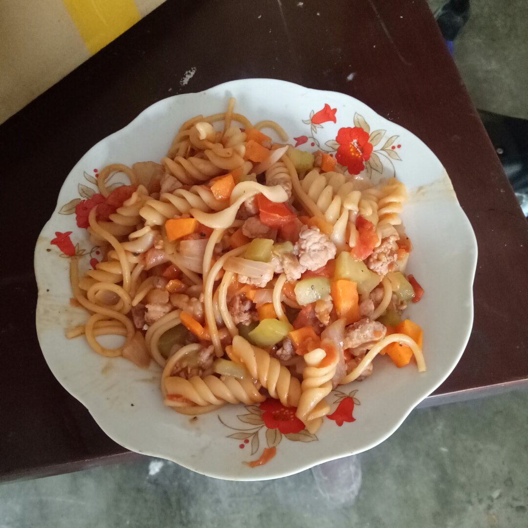 番茄肉酱意大利面