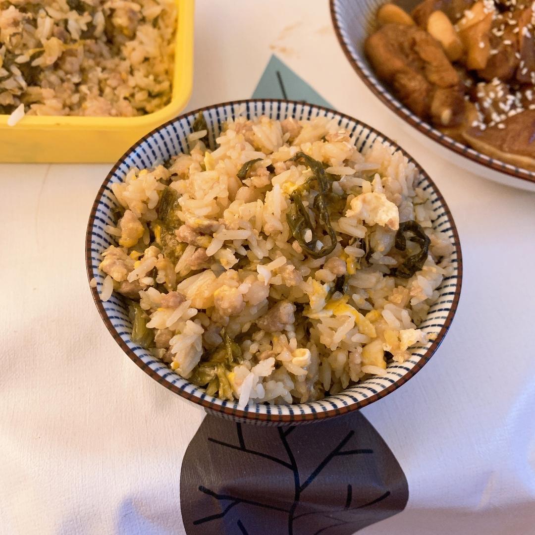 酸菜肉末蛋炒饭