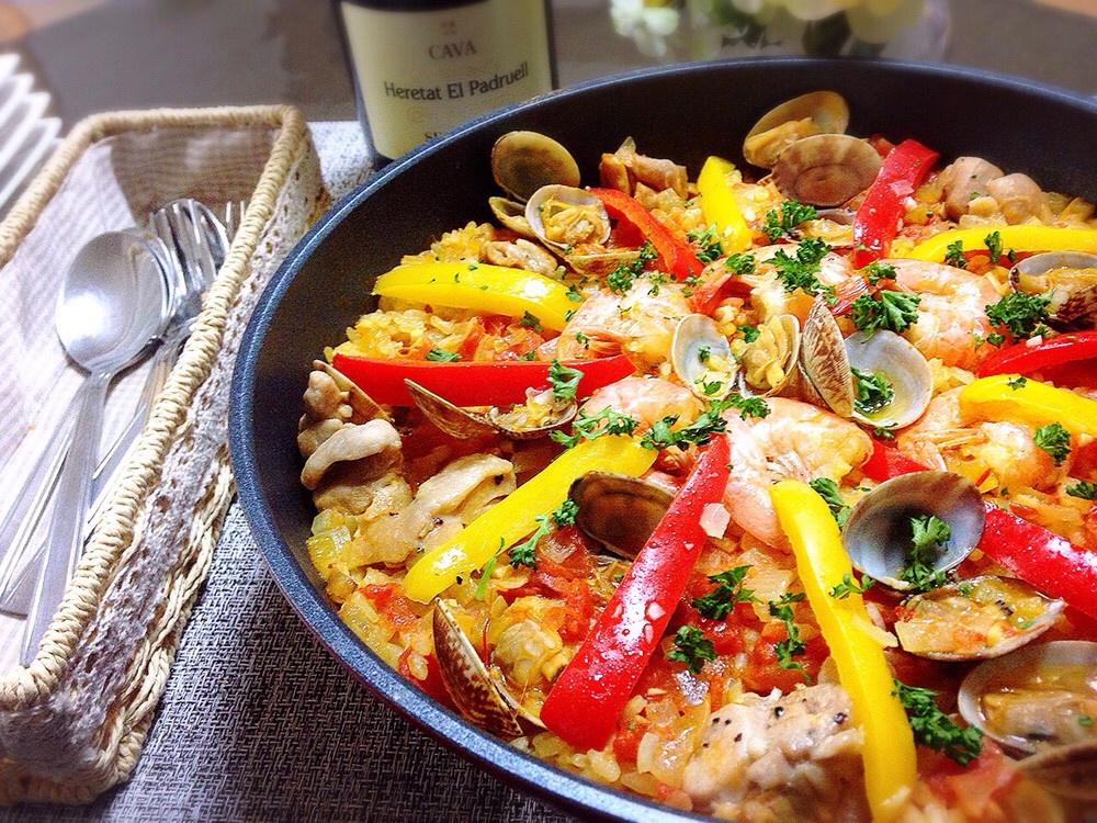西餐 西班牙海鲜饭         这道饭是我在日本一家有名的西餐店吃之后