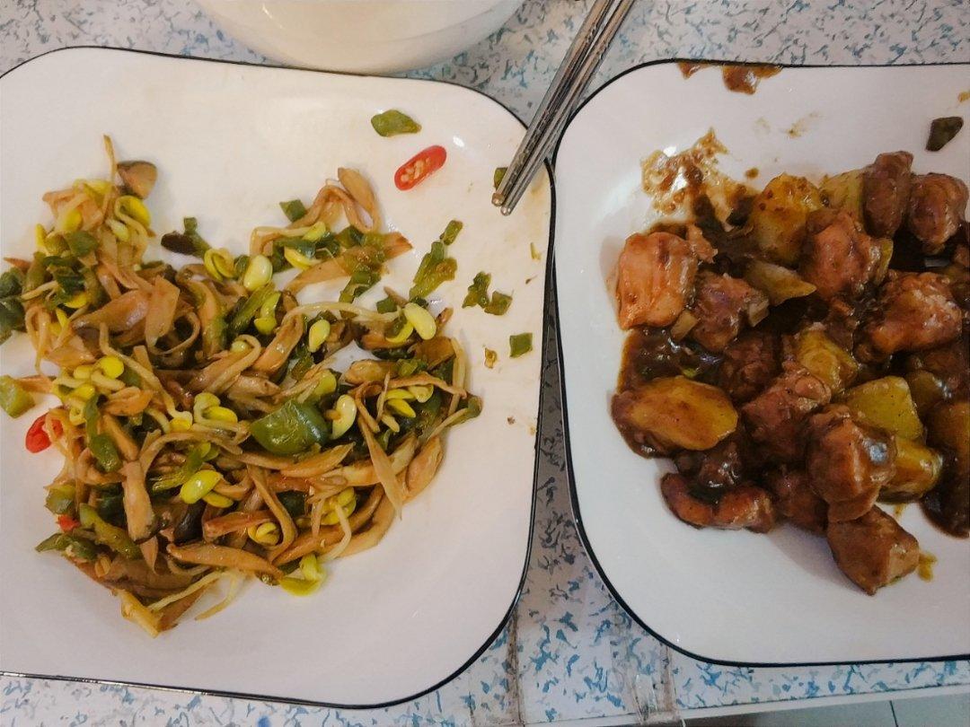 青椒素炒杏鲍菇