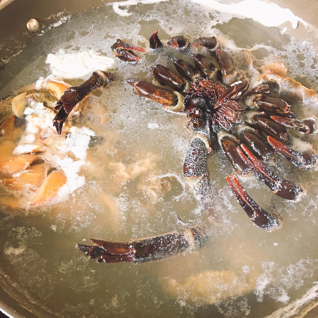 鲎炒鸡蛋的做法 步骤2