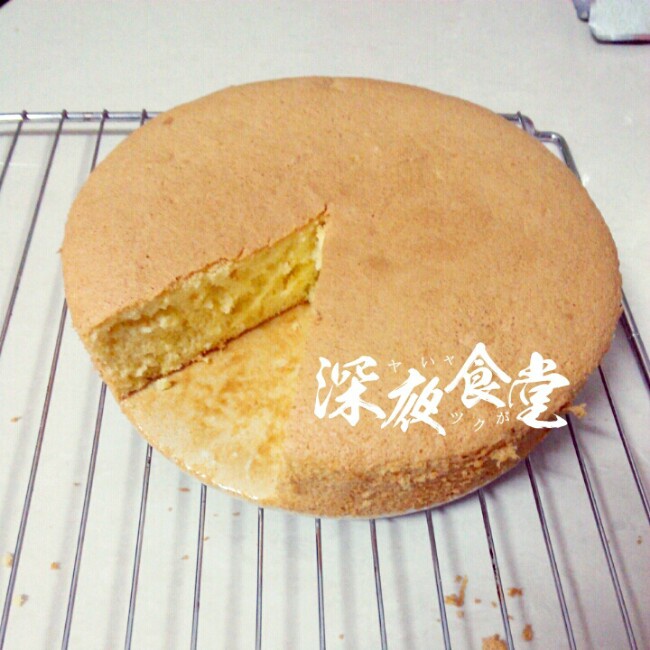 超简单完美戚风蛋糕（6寸2蛋）附打发、翻拌、脱模视频