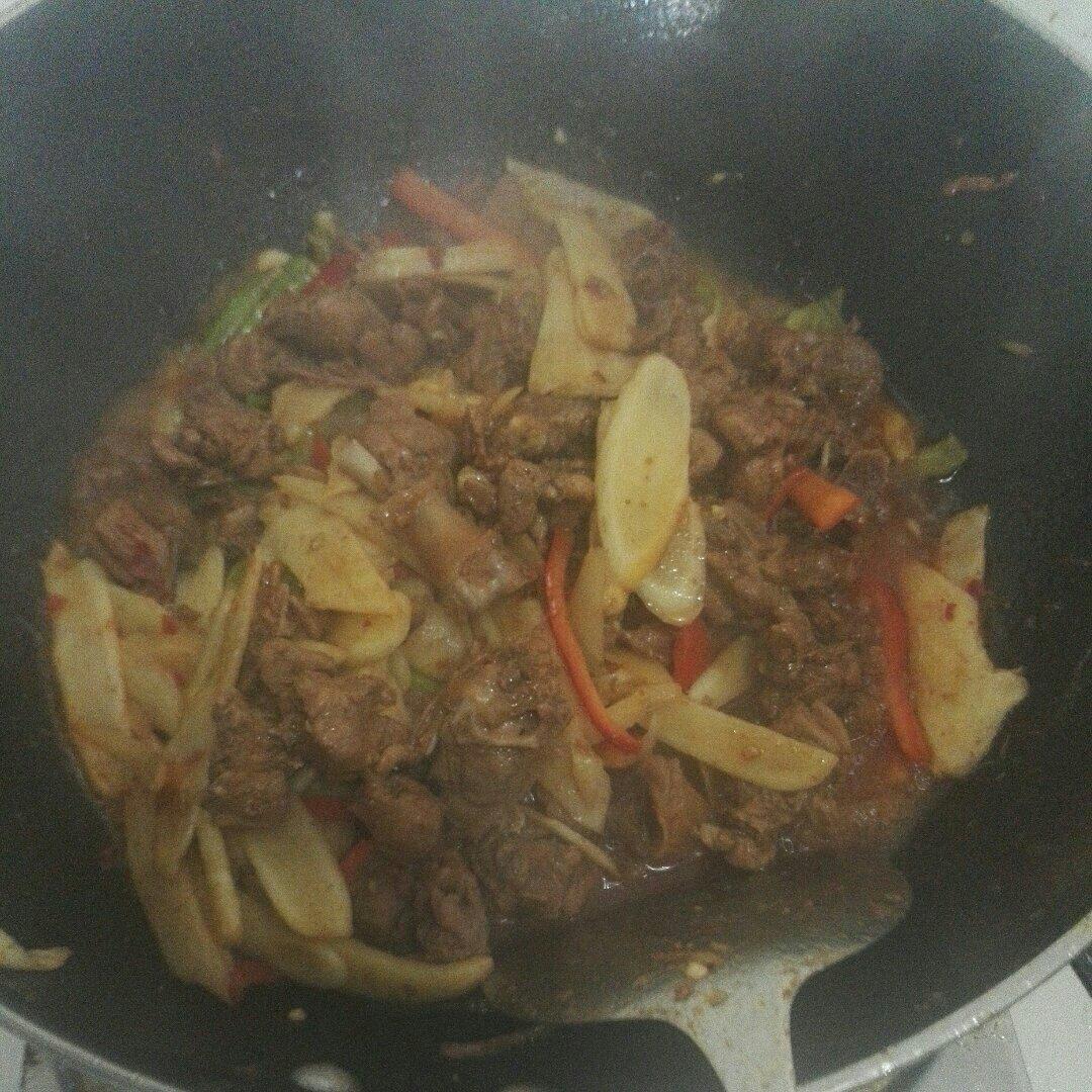 子姜焖鸭煲