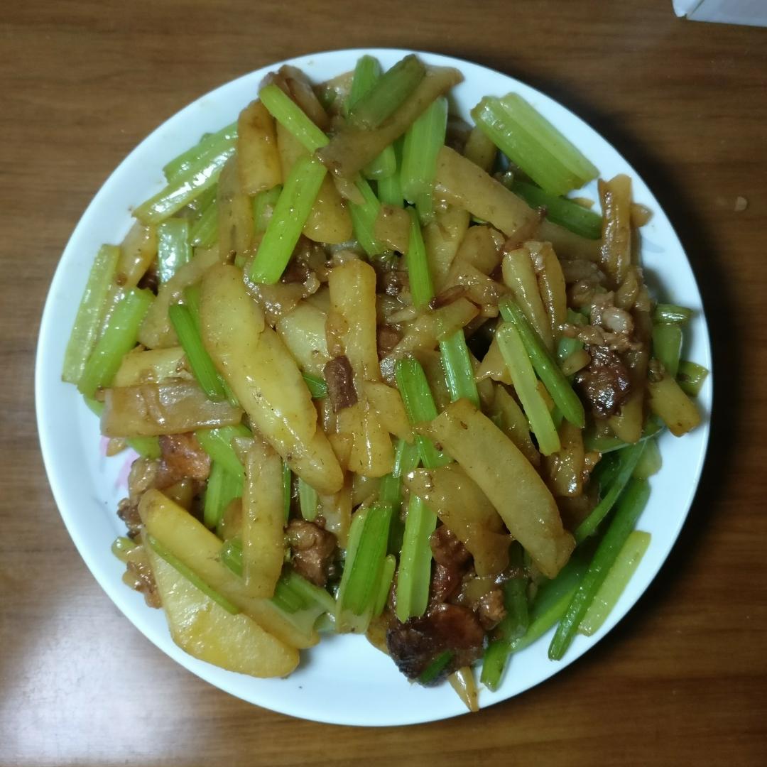 芹菜炒土豆丝