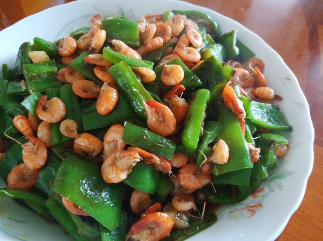 青椒炒河虾