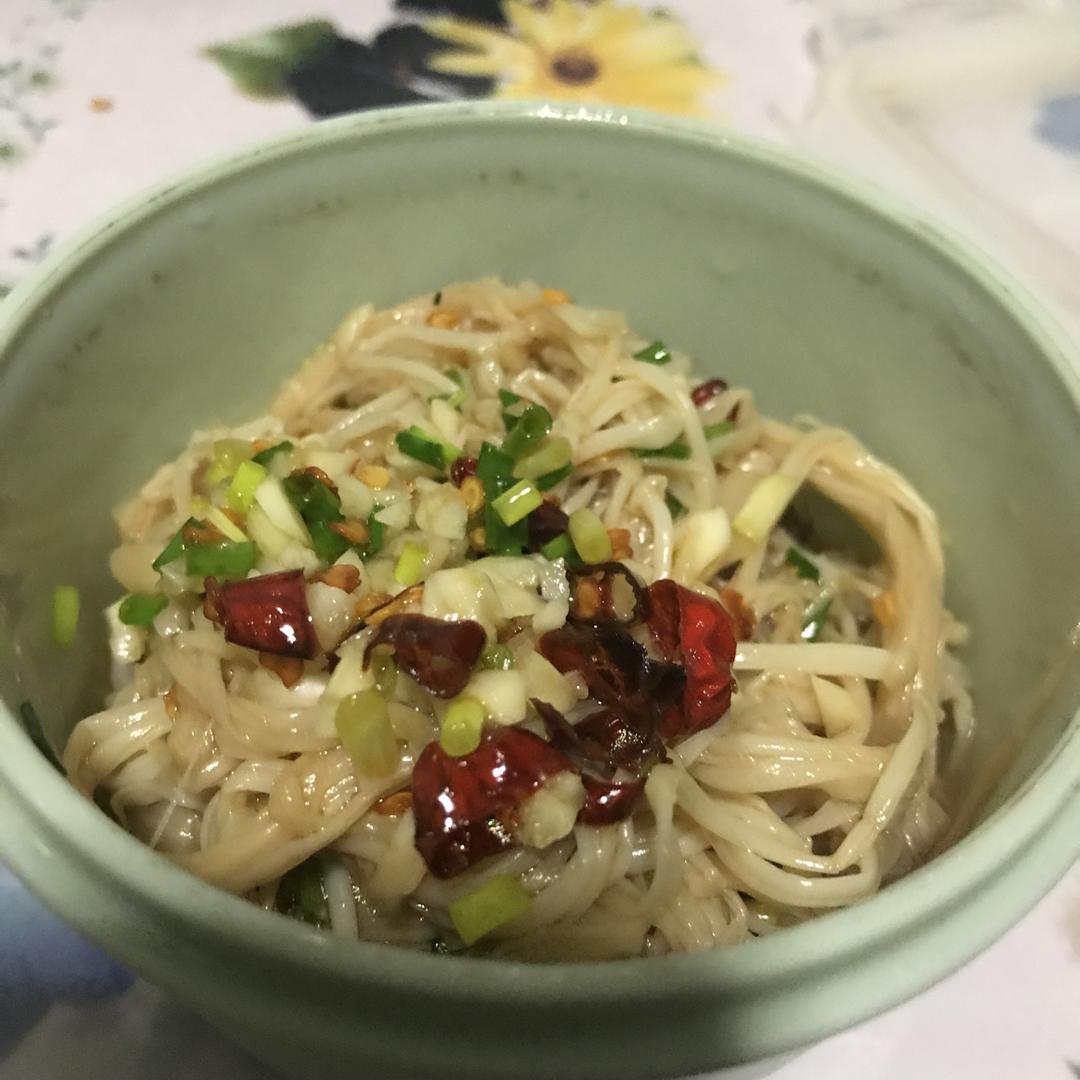 油泼金针菇