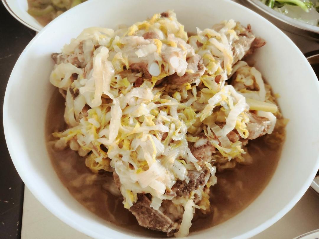 东北酸菜炖排骨