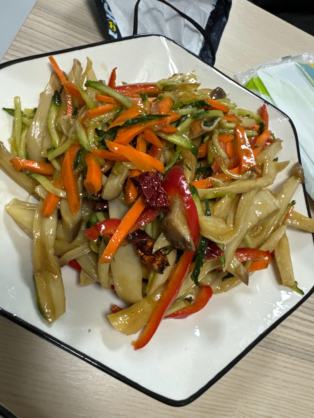 比肉还好吃的【手撕凉拌杏鲍菇】，上桌扫光光