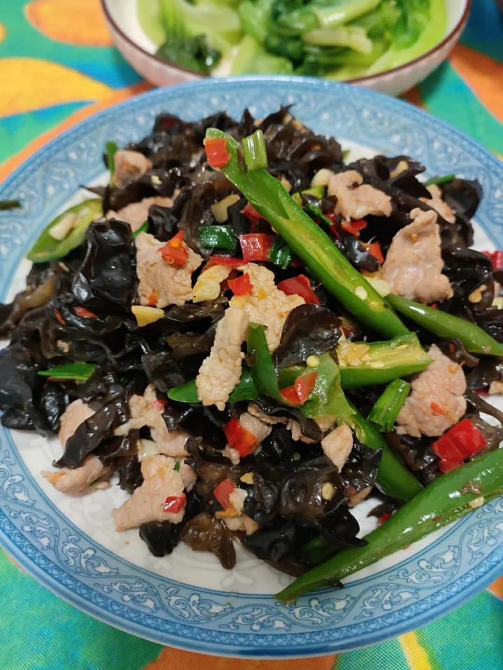 超下饭的木耳炒肉