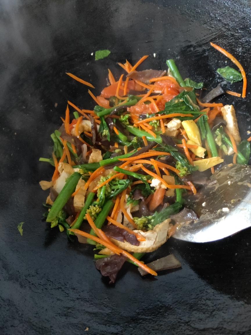 简单快捷～纯素杂菜炒＋菜干花生粥