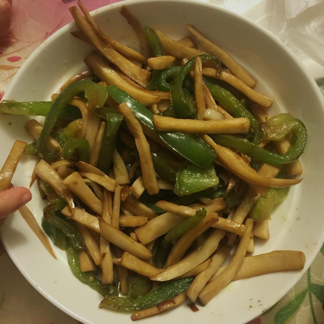 青椒素炒杏鲍菇