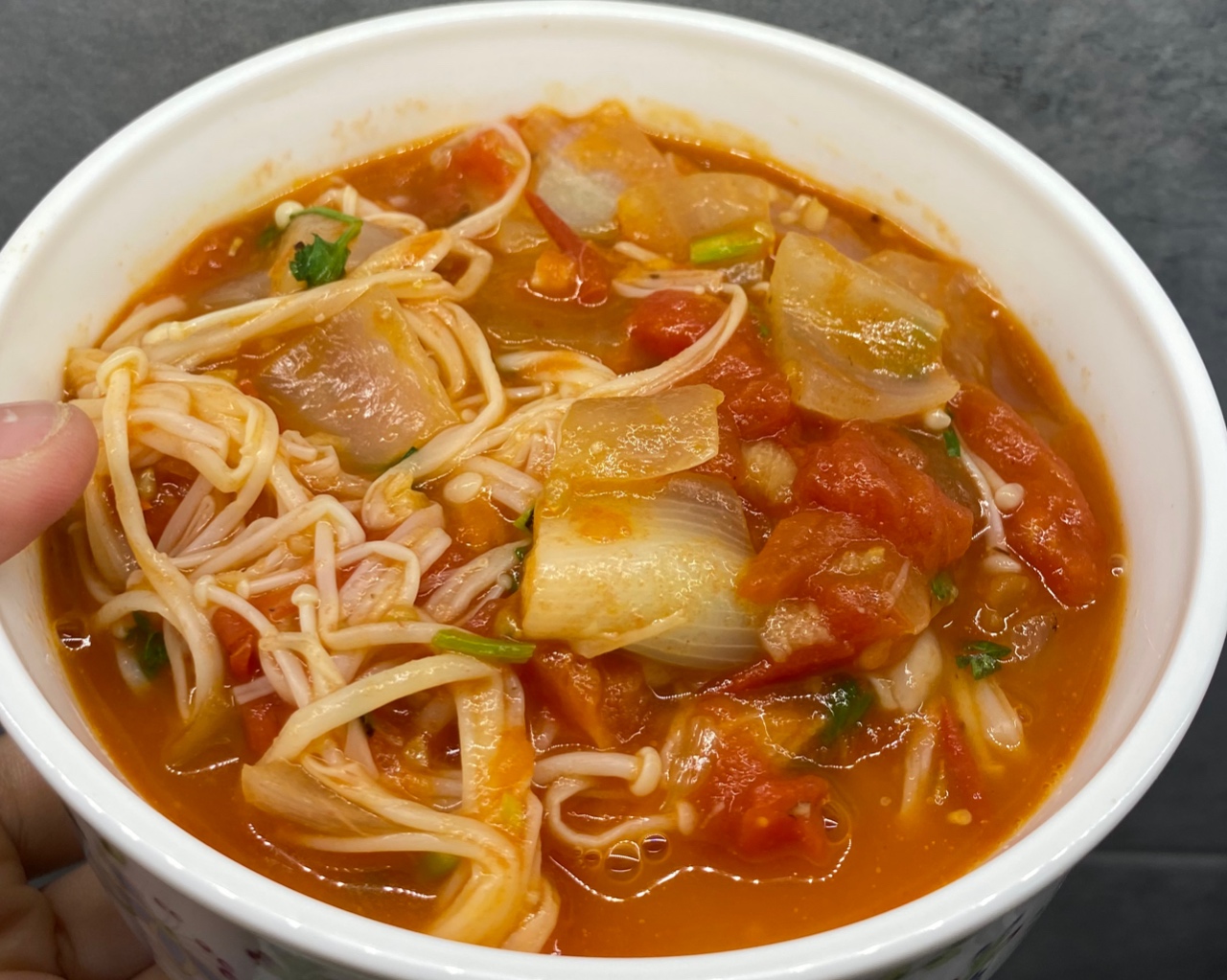 西红柿 金针菇 洋葱 开胃浓汤