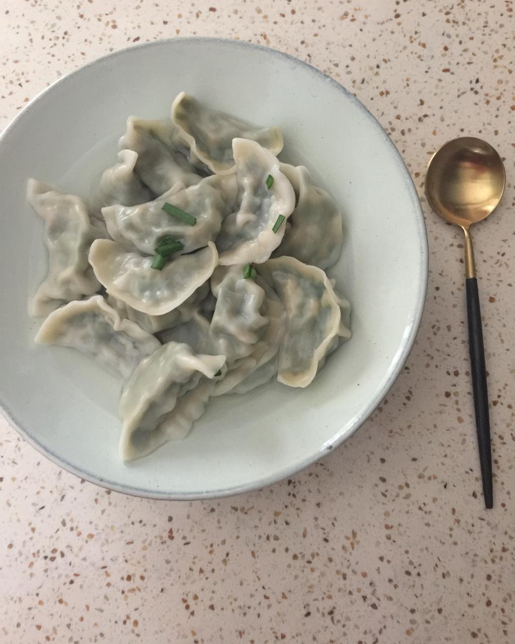 韭菜猪肉饺子(最简单最好吃又最多汁的饺子)