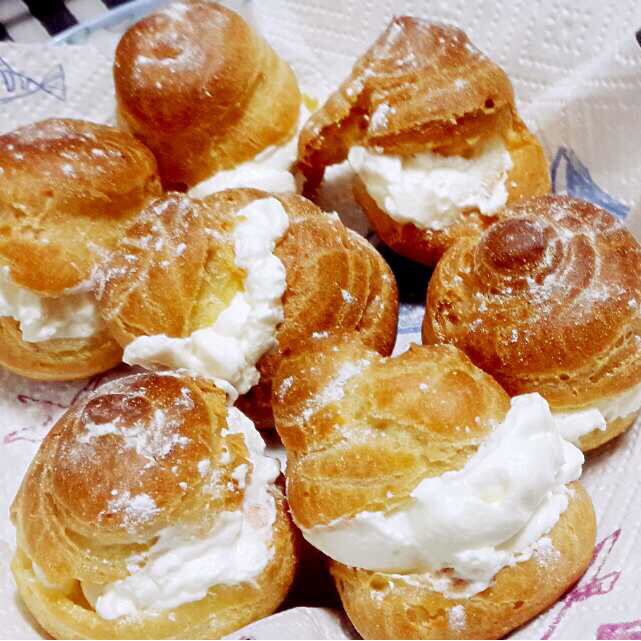 小山进——调皮的摇滚泡芙