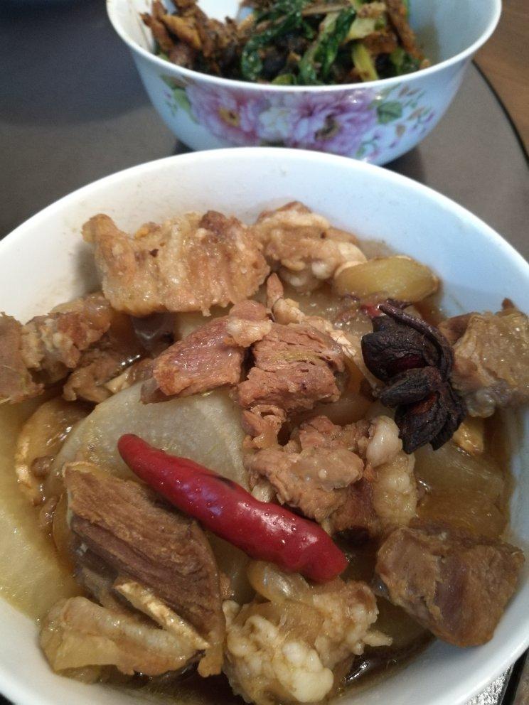 萝卜炖牛腩