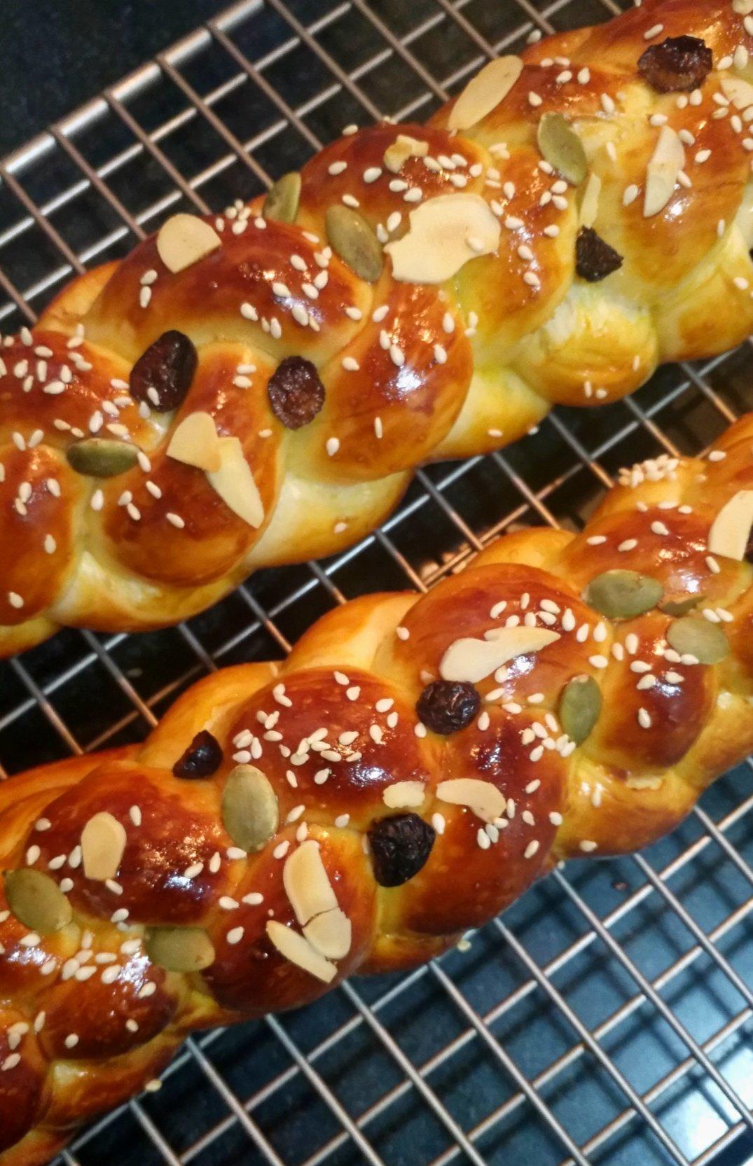 一个编辫子，难倒多少人。不怕，我有视频 | 超带感的6股辫子面包