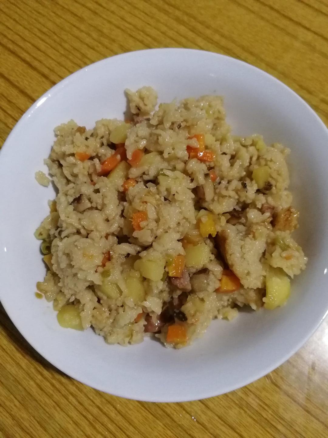 土豆焖饭（电饭锅版）