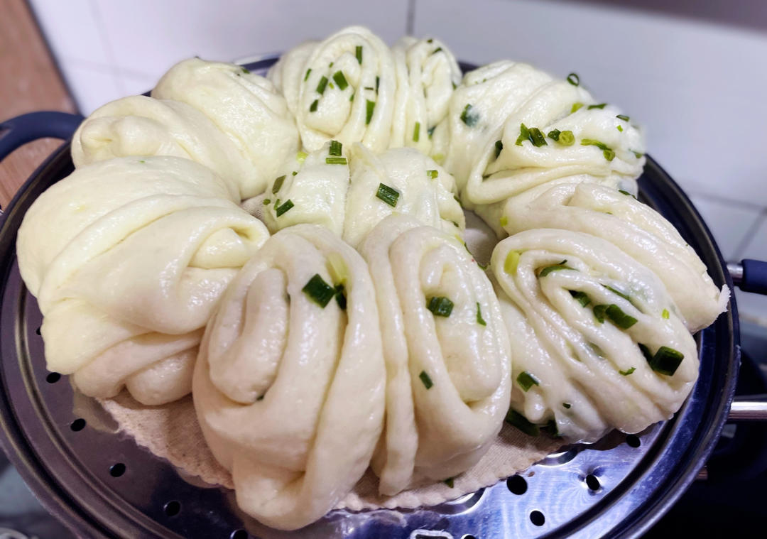 鲜葱花卷（新手也可以大显身手）