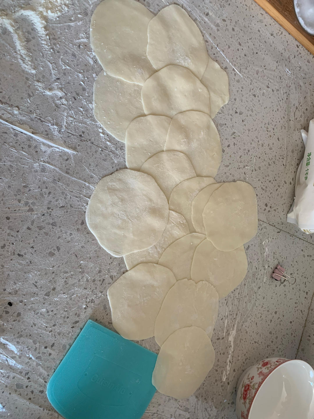 手工揉面三分钟，又韧又薄又好包的饺子皮