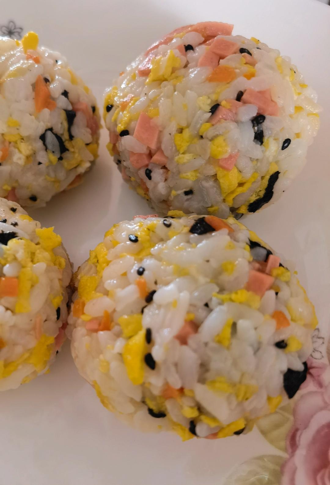 简单随意的海苔饭团