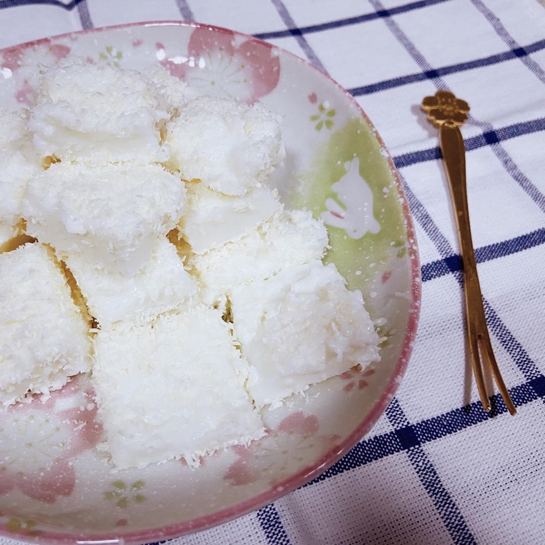 完胜85‘C的牛奶椰蓉小方