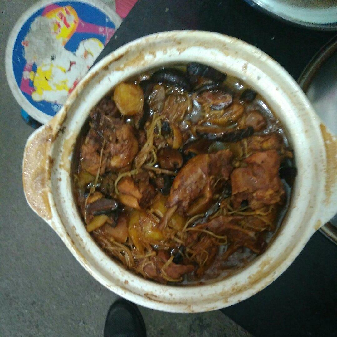 【黄焖鸡米饭】