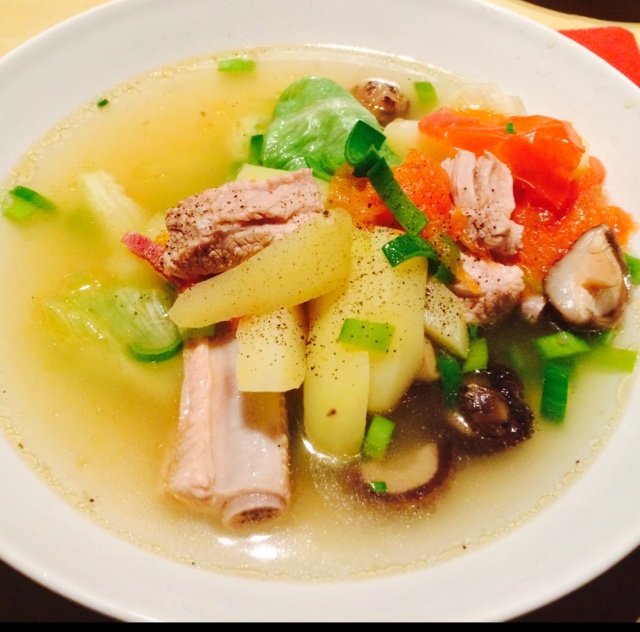 排骨土豆汤