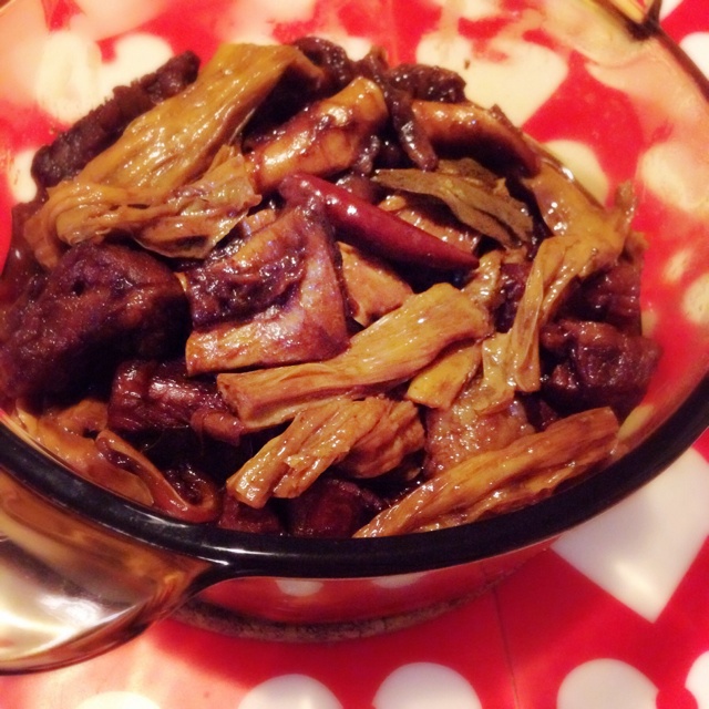 浓香腐竹炖牛腩