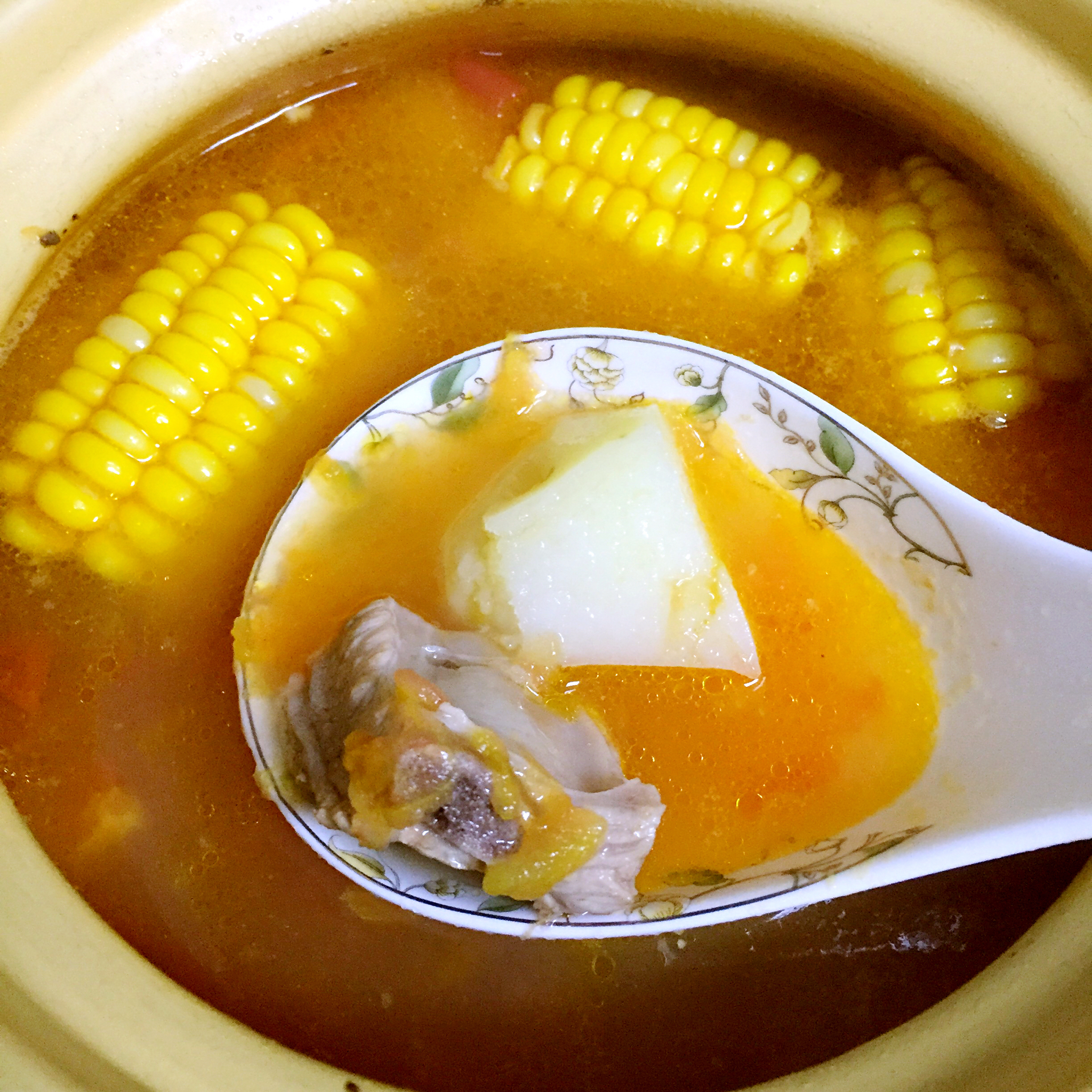 番茄土豆玉米排骨汤