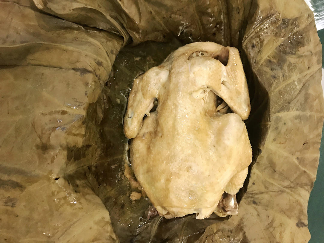 鲜嫩多汁荷叶鸡