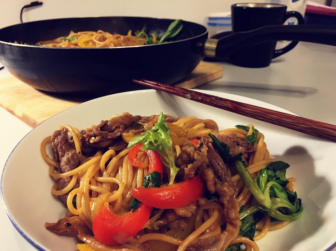 黑椒牛肉炒意大利面