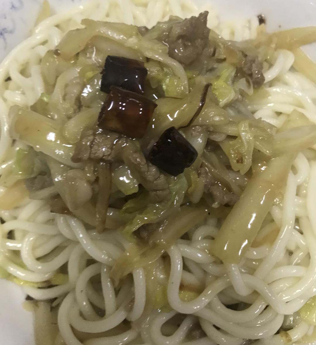 莹爸家的羊肉炒白菜拌面🍜