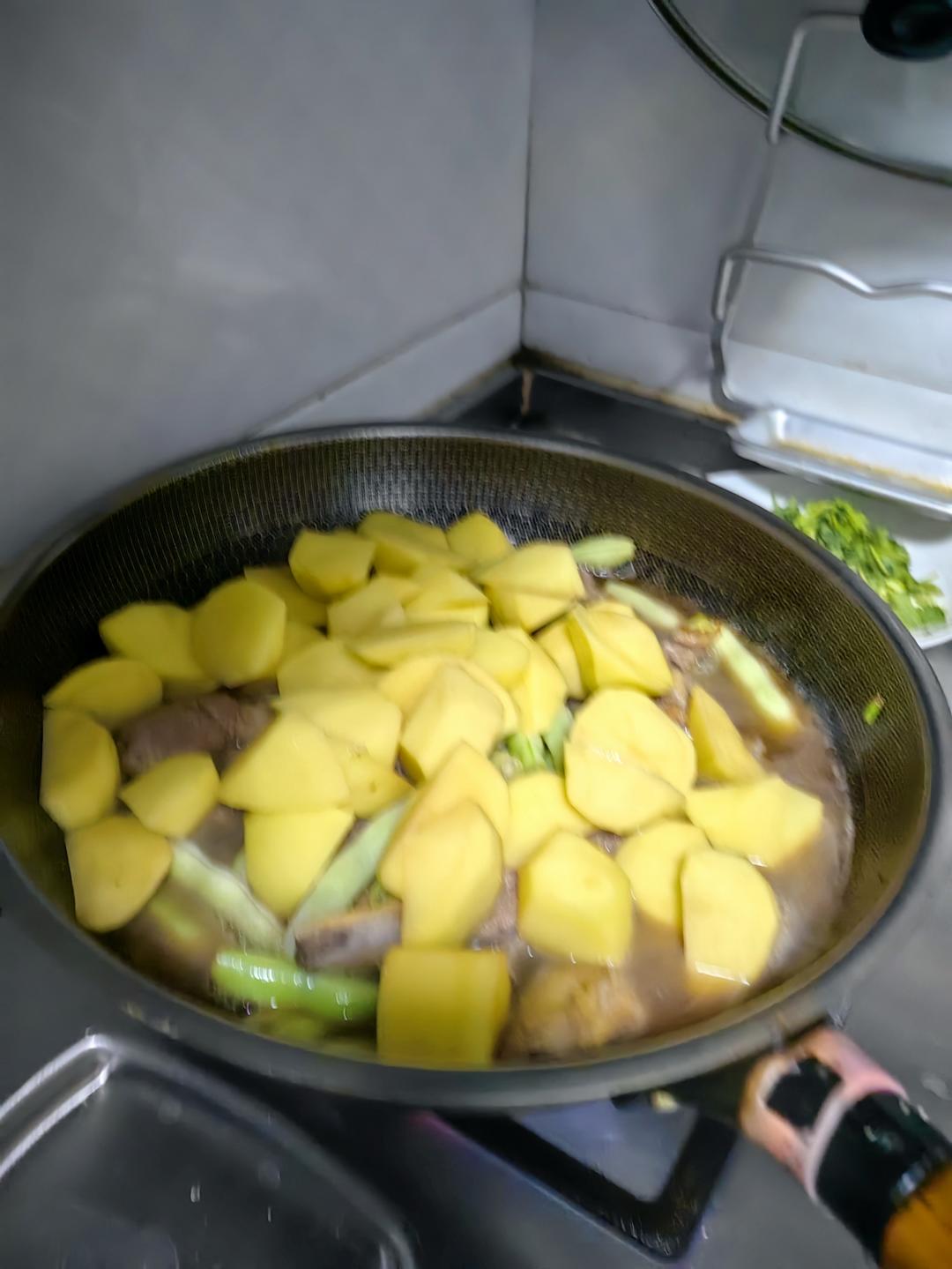 豆角土豆炖排骨