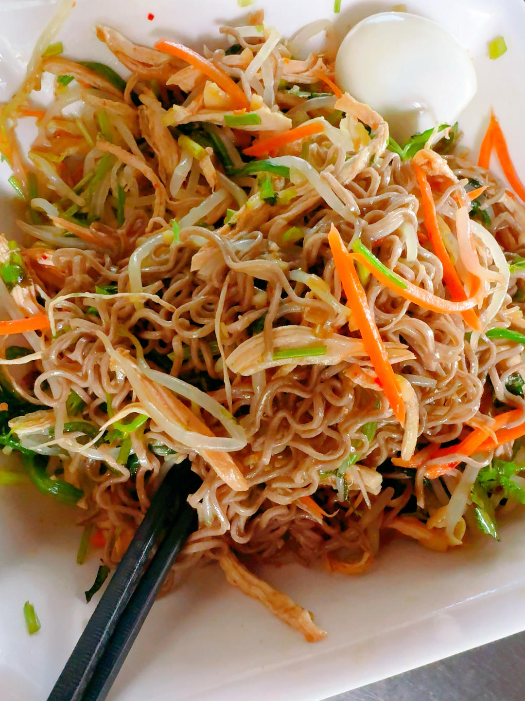 凉拌黄瓜鸡丝，好吃不胖