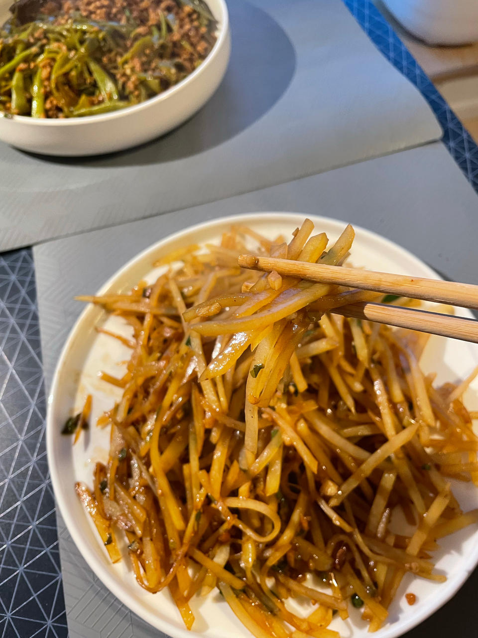 在家也能做出馆子味儿的醋溜/炝炒/酸辣土豆丝（就是那道看似简单，实则步步玄机的土豆丝）