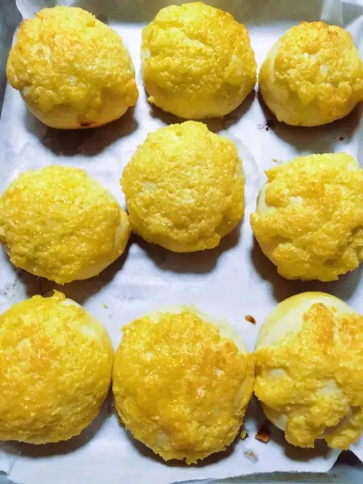 一次发酵同样松软的椰蓉小面包
