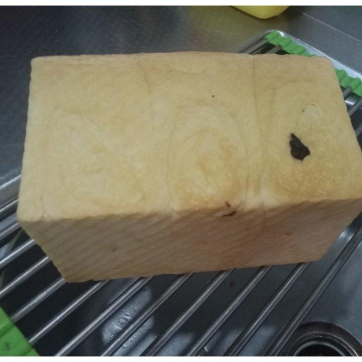 用烤箱自己做面包--手工牛奶吐司面包