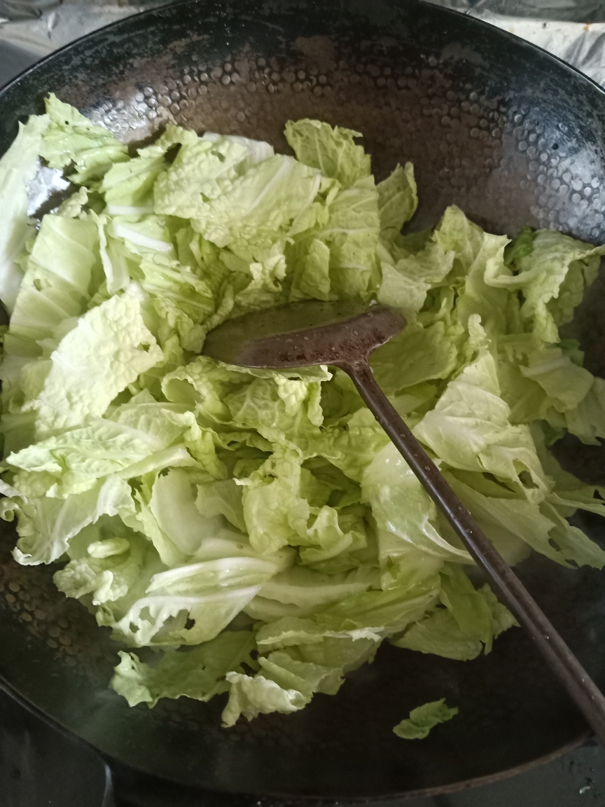 最容易的家常菜之——清炒大白菜的做法 步骤1