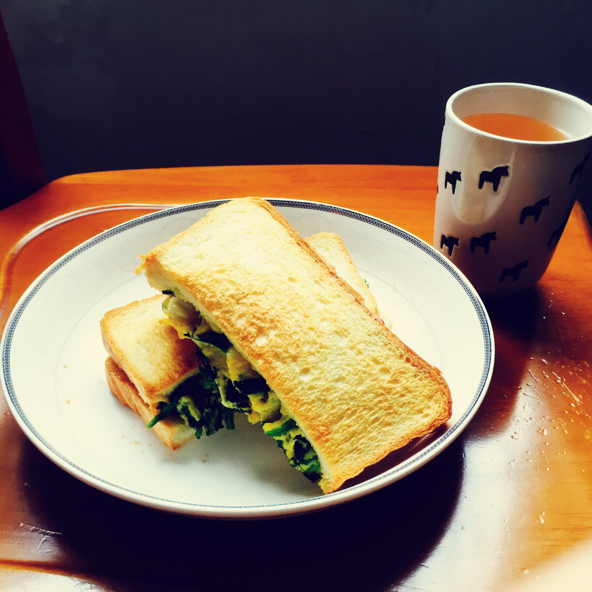 奶油菠菜鸡蛋三明治