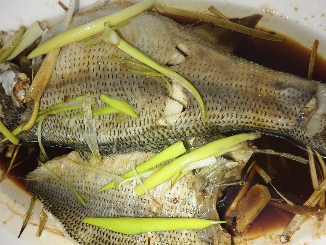 10分钟做 清蒸鲈鱼 （附切鱼图解）