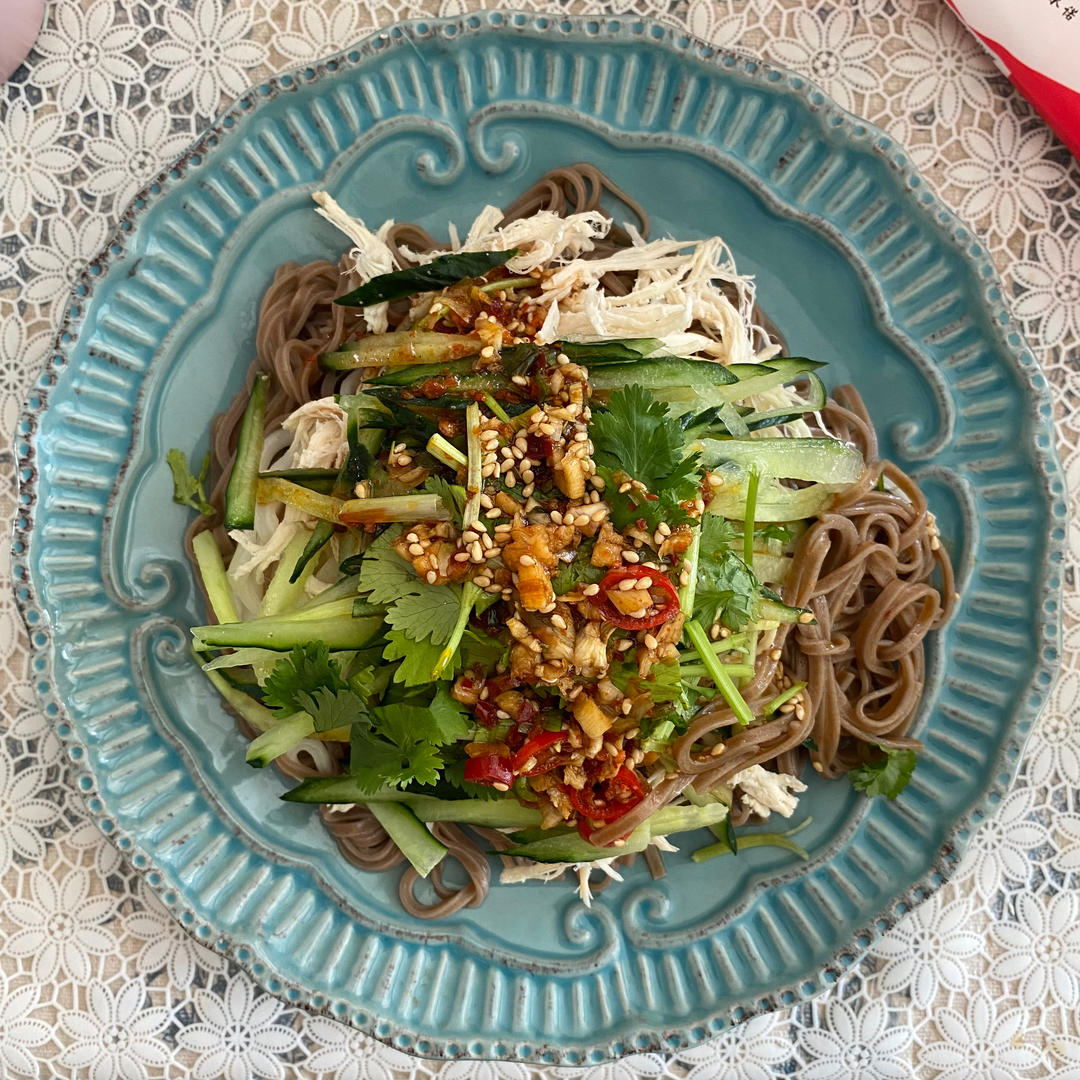 【快手减脂餐】凉拌鸡丝荞麦面（附万能凉拌汁做法）