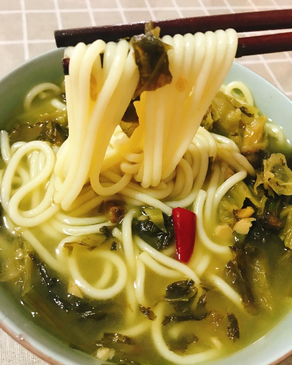 叶芝猪aquarius做的老坛酸菜米线