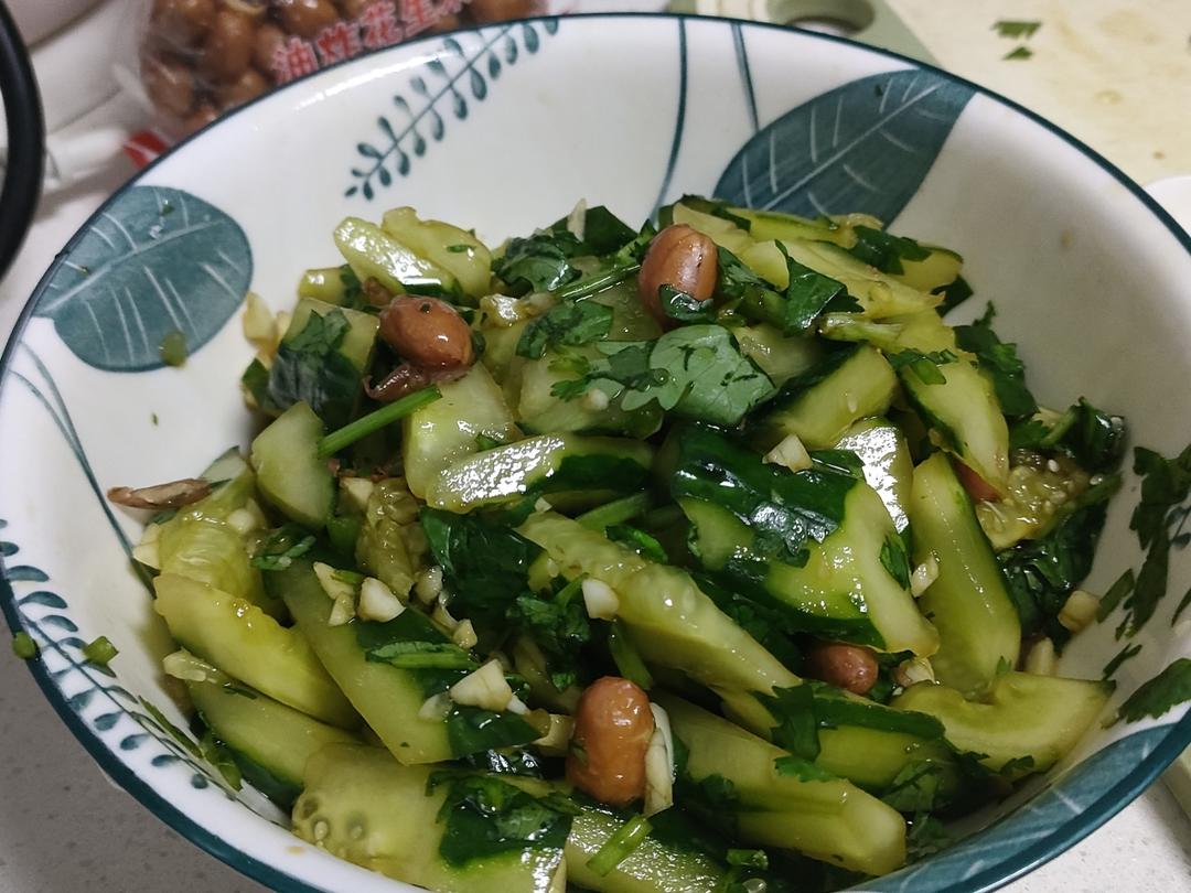 赞不绝口拍黄瓜🥒