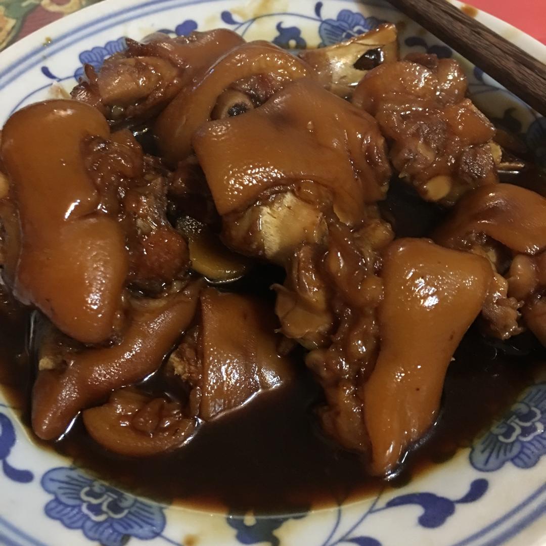 美味的家常菜：红烧猪蹄