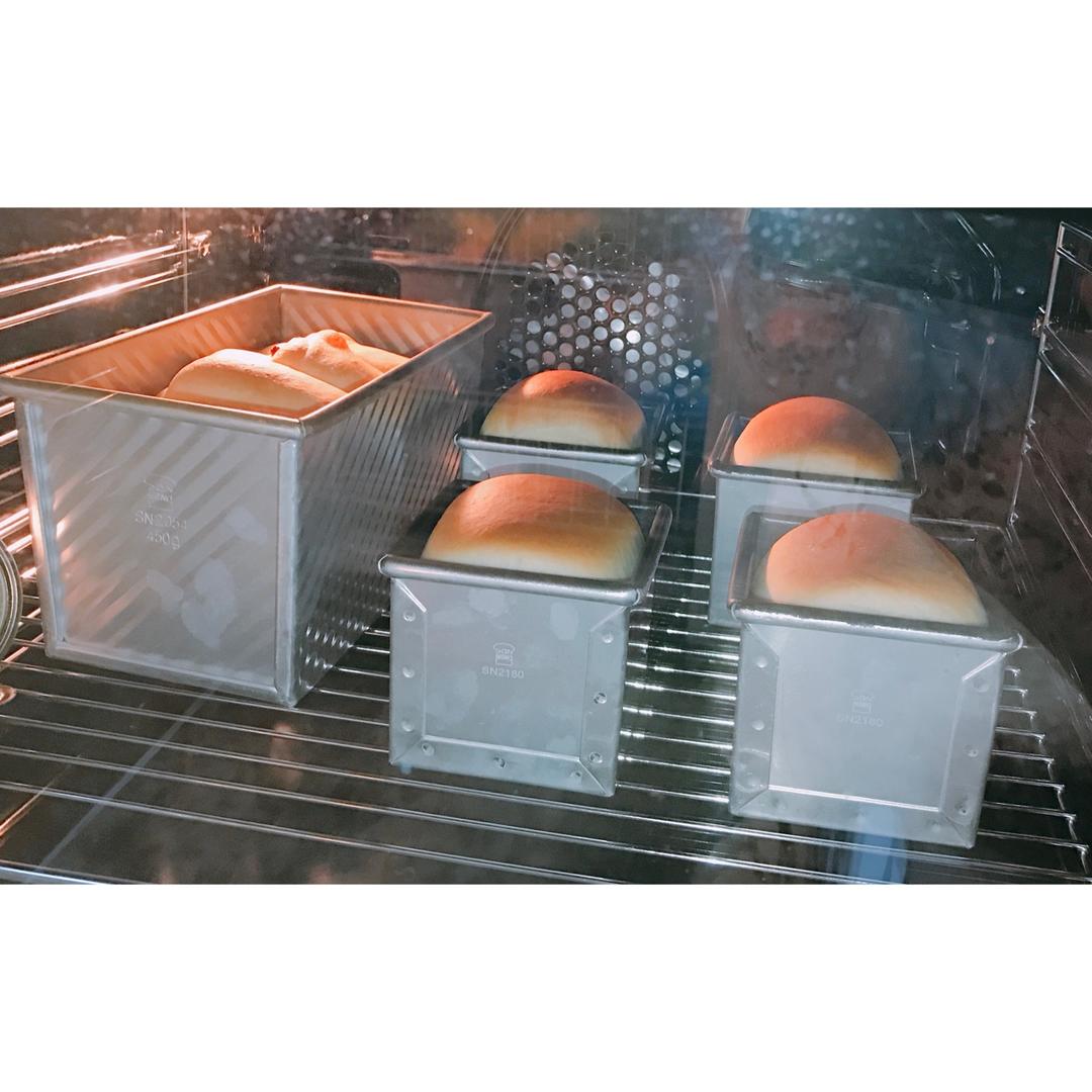 奶油蜜豆小吐司