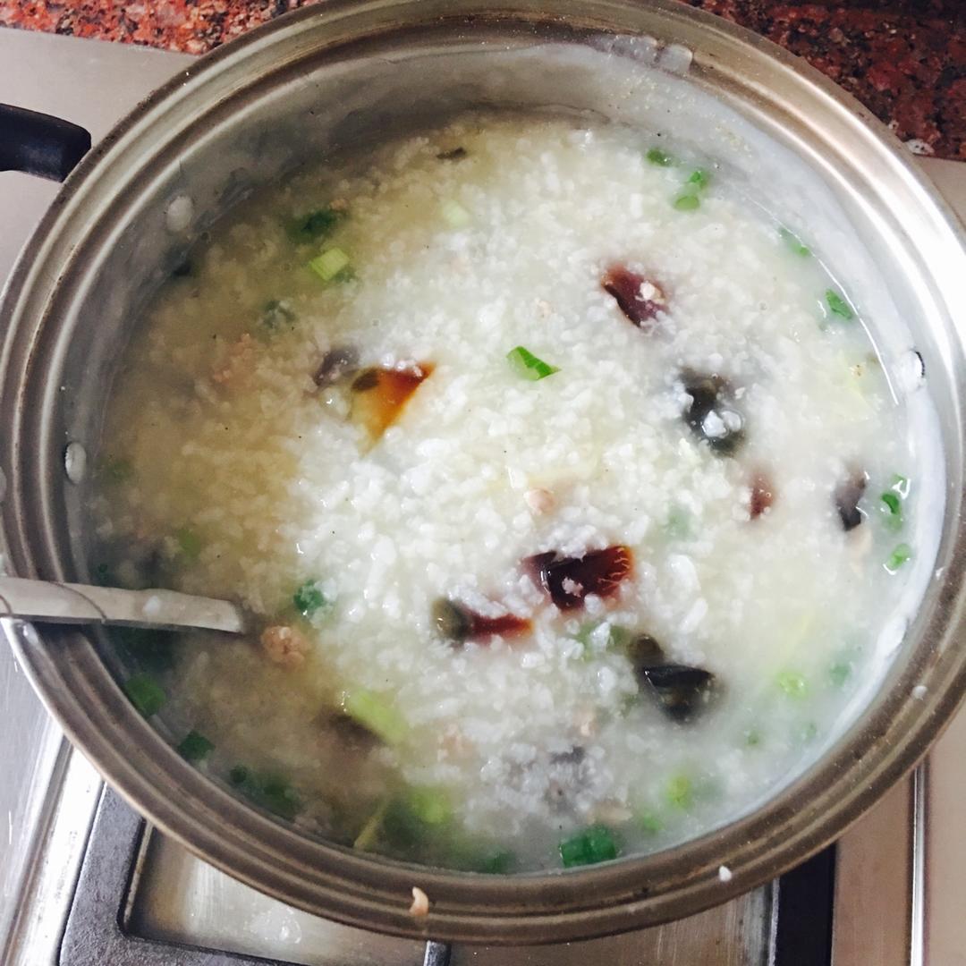 十五分钟快手之香滑皮蛋瘦肉粥(附五分钟电饭煲电压力锅更快捷方法)