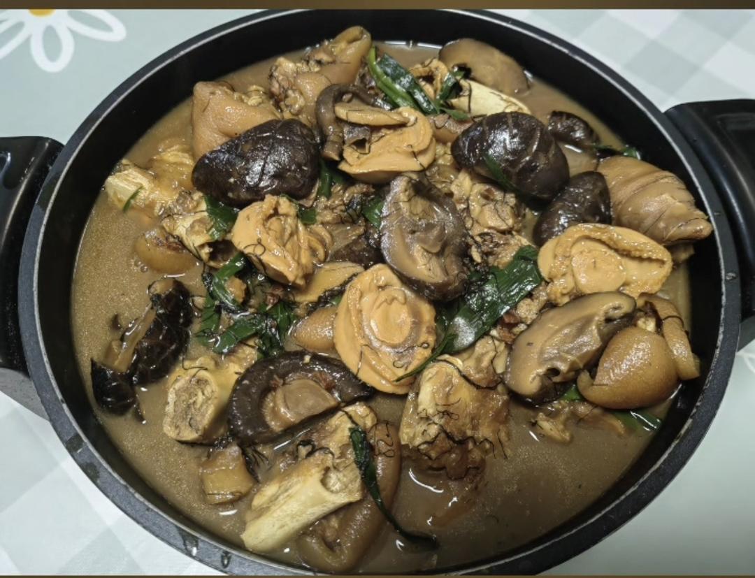 冬菇蚝豉焖猪手