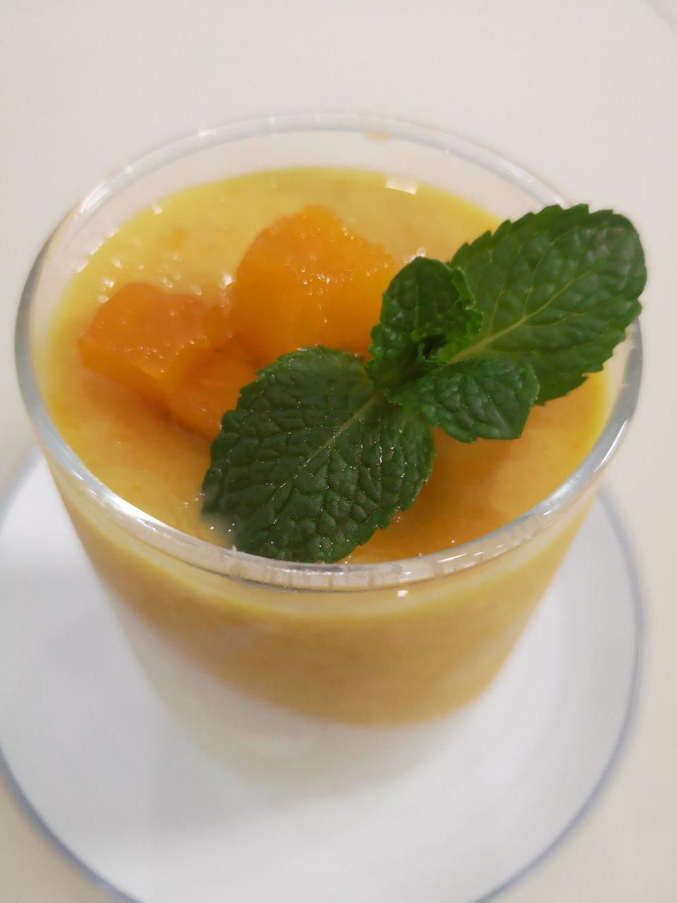 杨先生de厨房做的甜而不腻的酸奶芒果布丁果冻